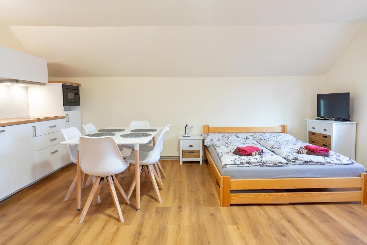 Apartmany Petra Хренско Экстерьер фото